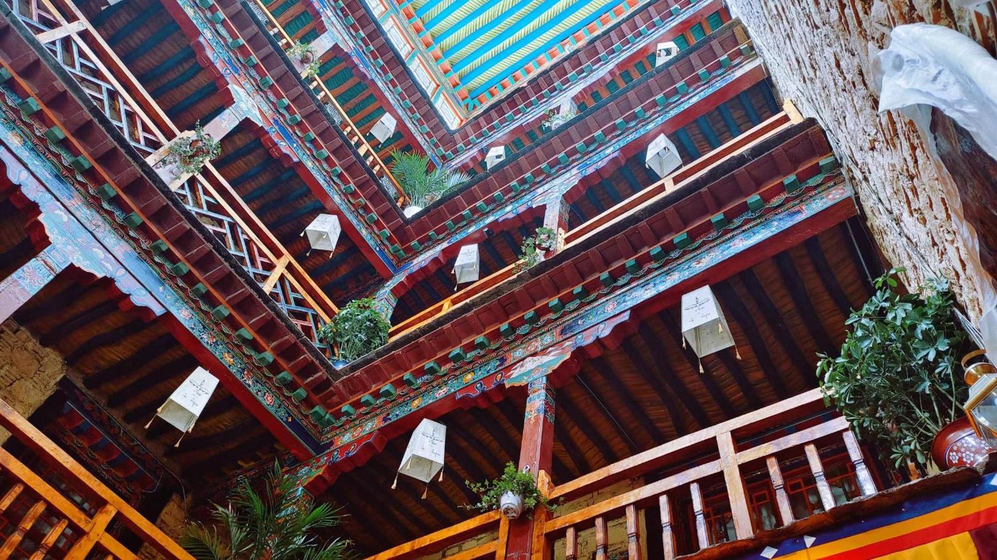 Shambhala Palace Hotel Lhasa Exterior photo